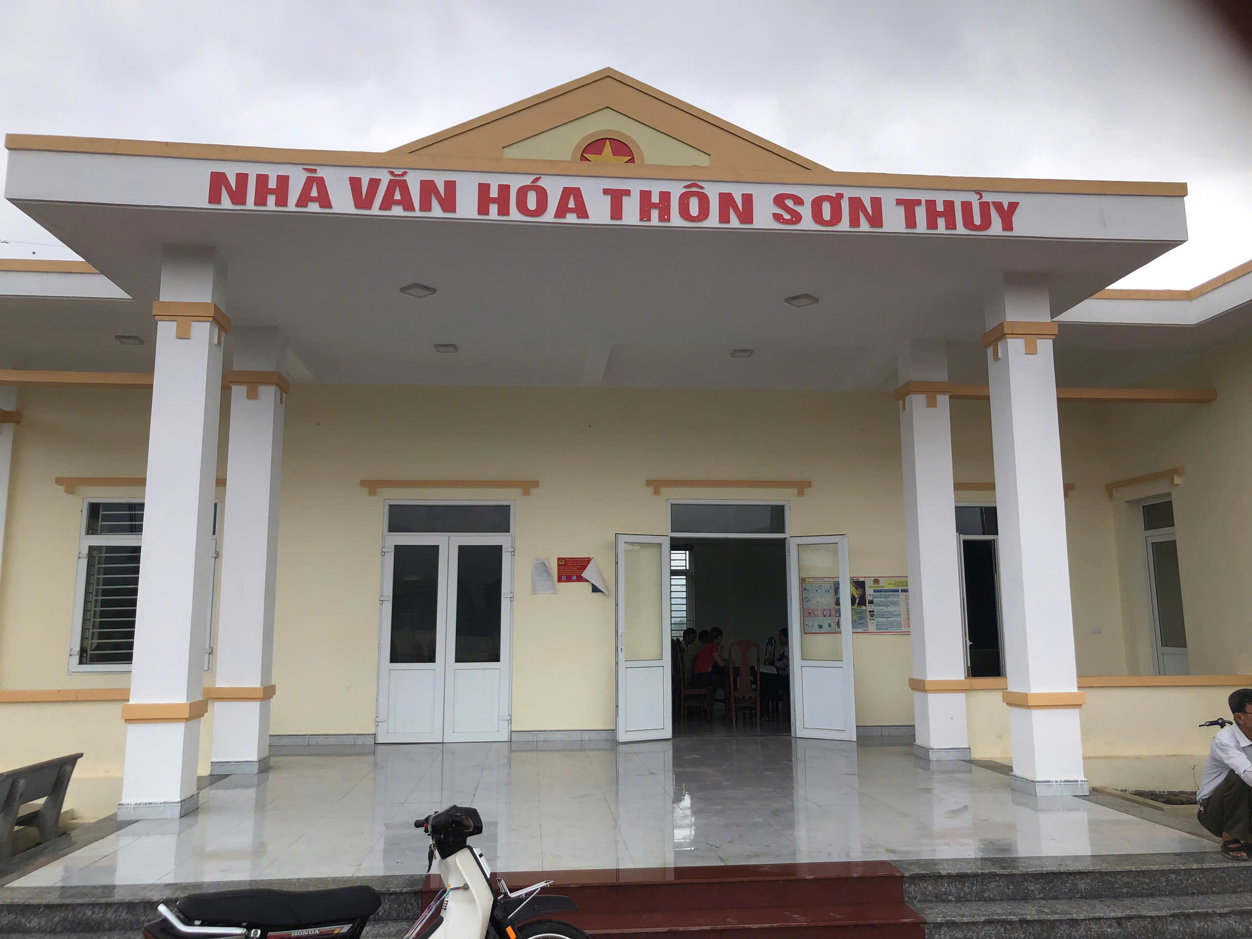 Anh-tin-bai